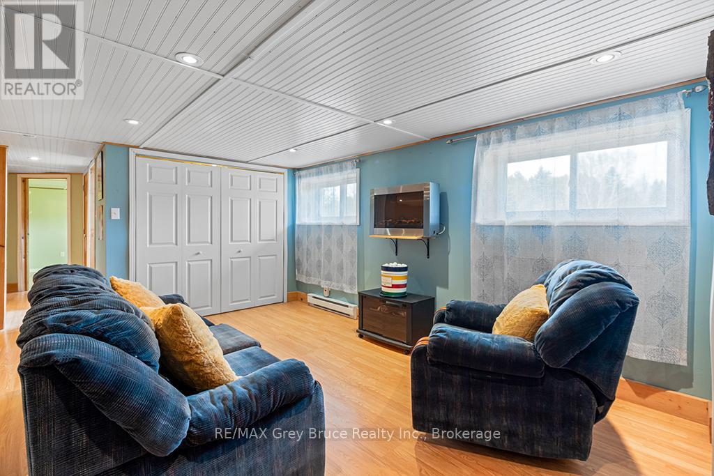 46 MAPLE GOLF CRESCENT - 37