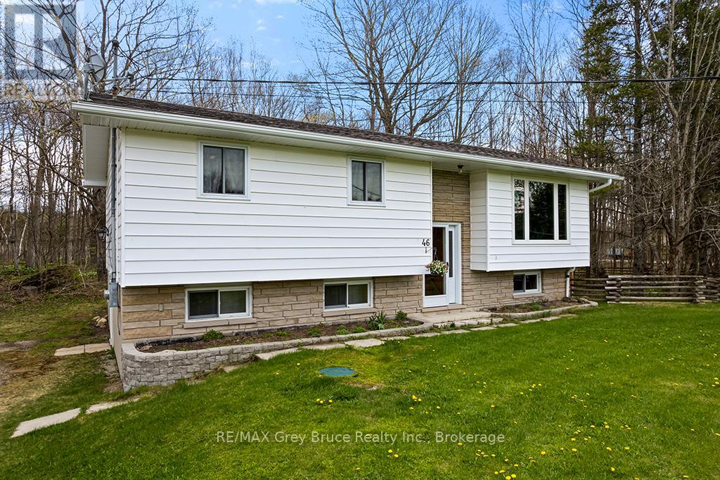 46 MAPLE GOLF CRESCENT - 4