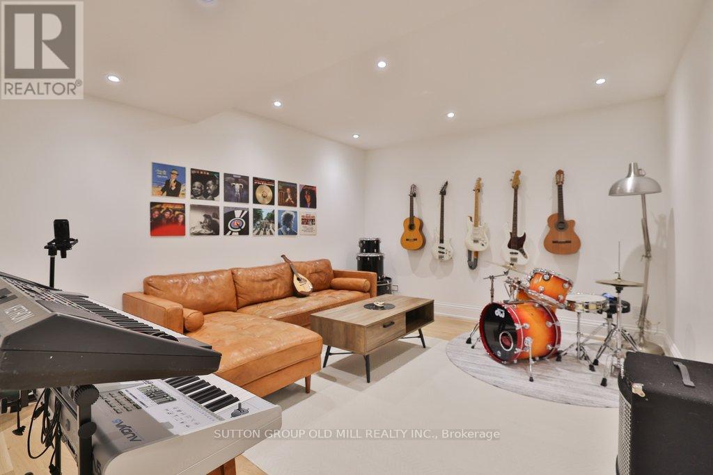 5 ELDERIDGE AVENUE - 35