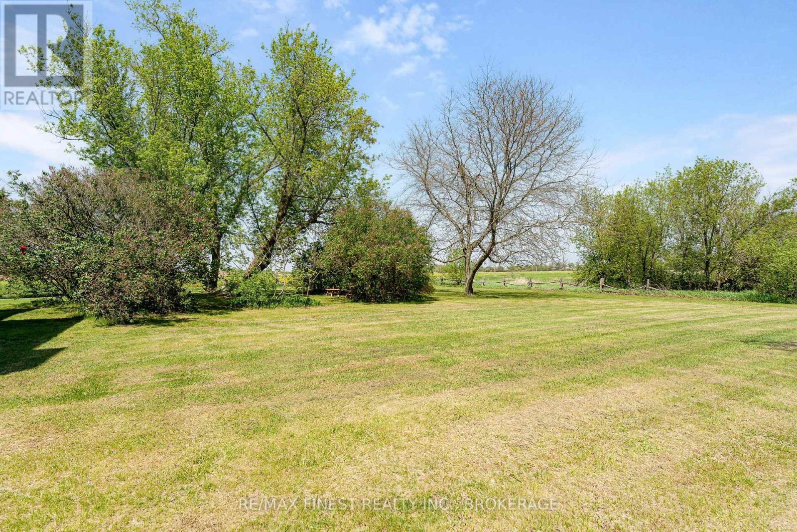 47 TAYLOR ROAD W - 34