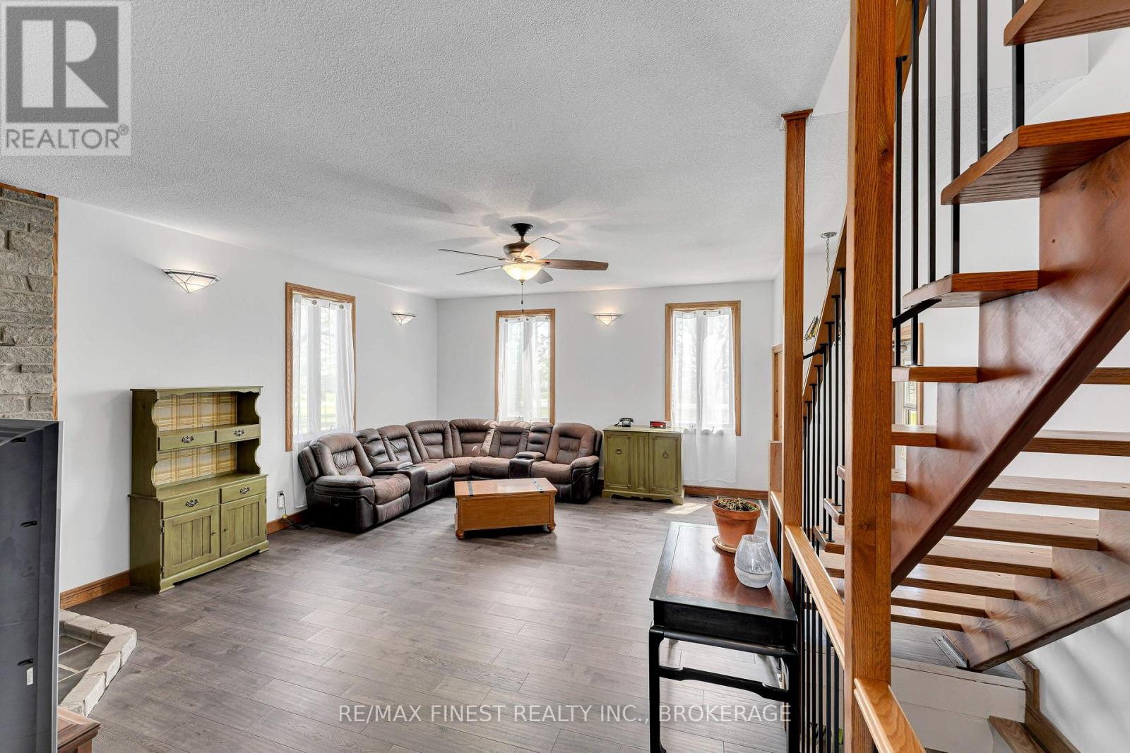 47 TAYLOR ROAD W - 7