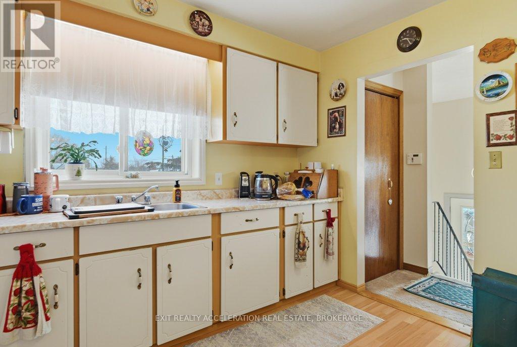 223 NEWBURGH ROAD - 14