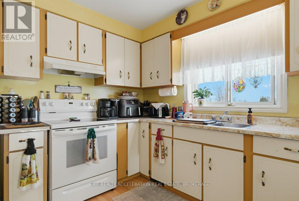 223 NEWBURGH ROAD - 16