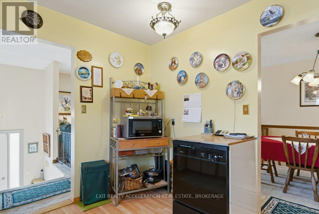223 NEWBURGH ROAD - 17