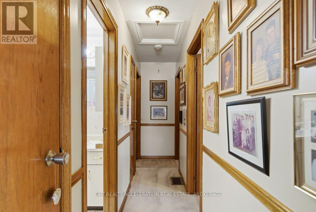223 NEWBURGH ROAD - 18