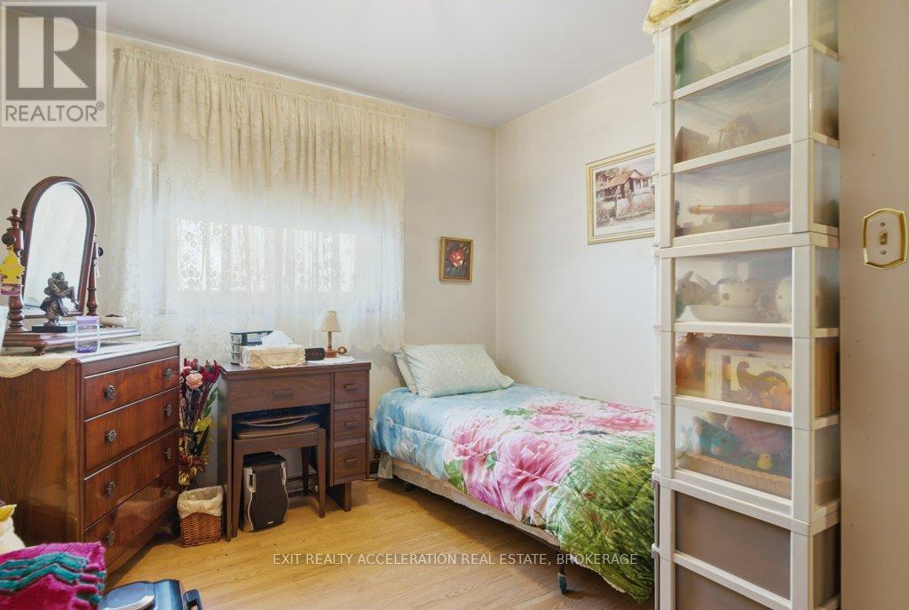 223 NEWBURGH ROAD - 24