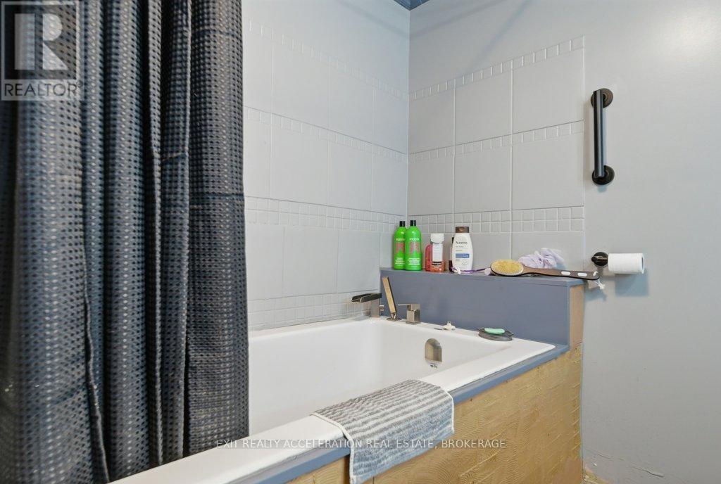223 NEWBURGH ROAD - 35