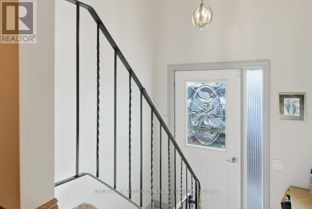 223 NEWBURGH ROAD - 6
