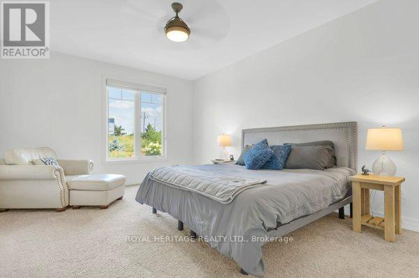 4 KINGFISHER DRIVE - 19