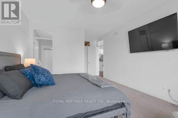4 KINGFISHER DRIVE - 20