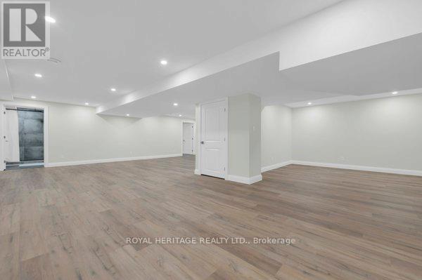 4 KINGFISHER DRIVE - 26