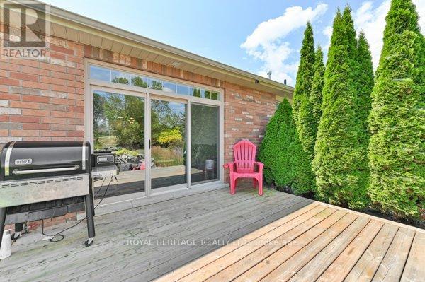 4 KINGFISHER DRIVE - 31