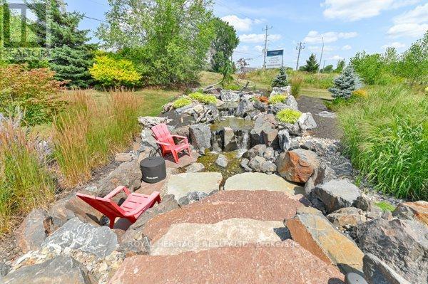 4 KINGFISHER DRIVE - 32