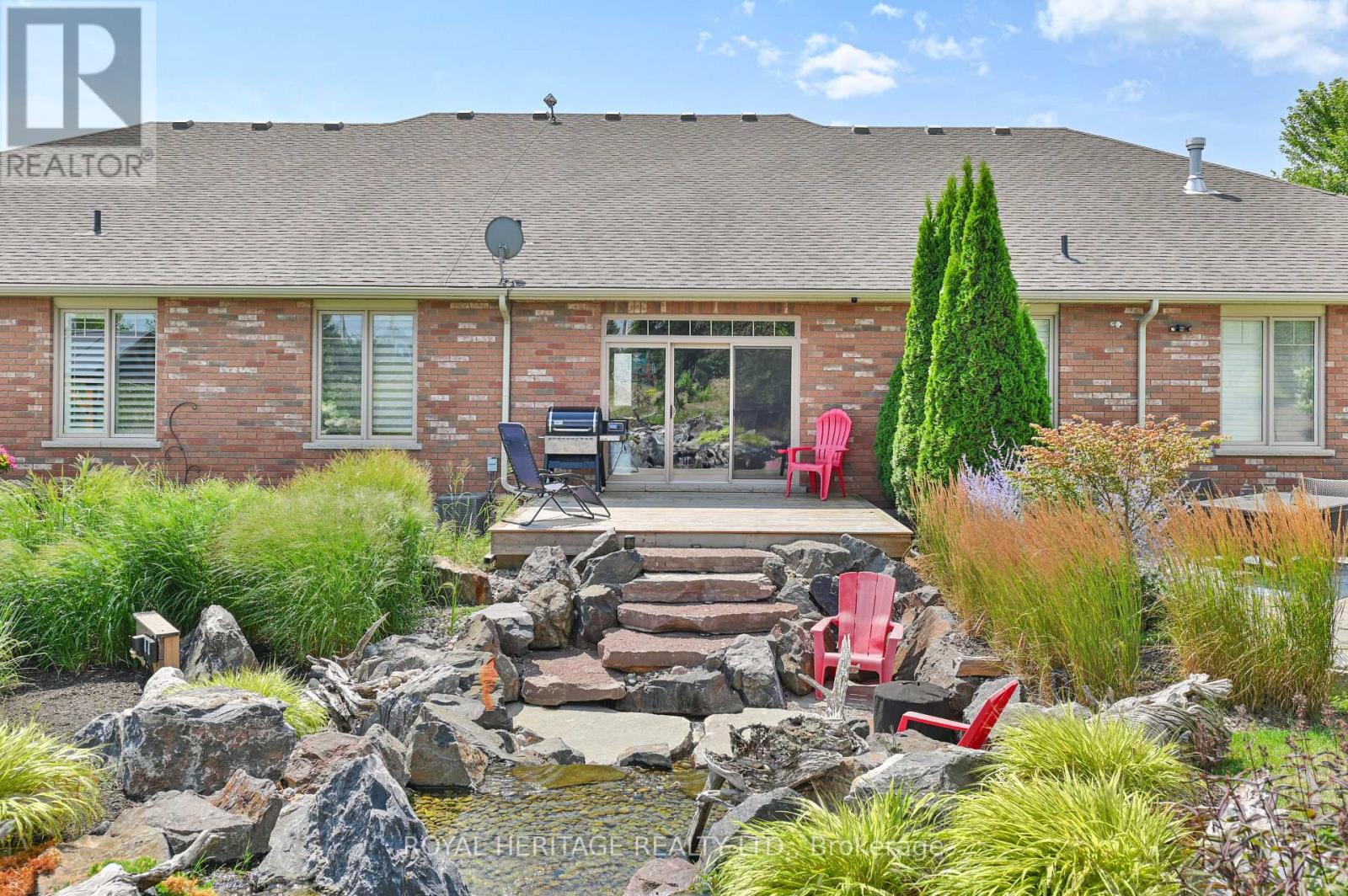 4 KINGFISHER DRIVE - 36