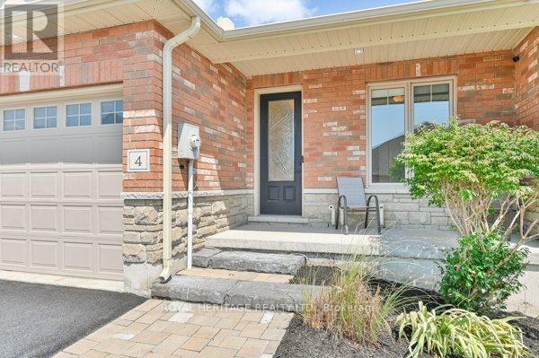 4 KINGFISHER DRIVE - 4