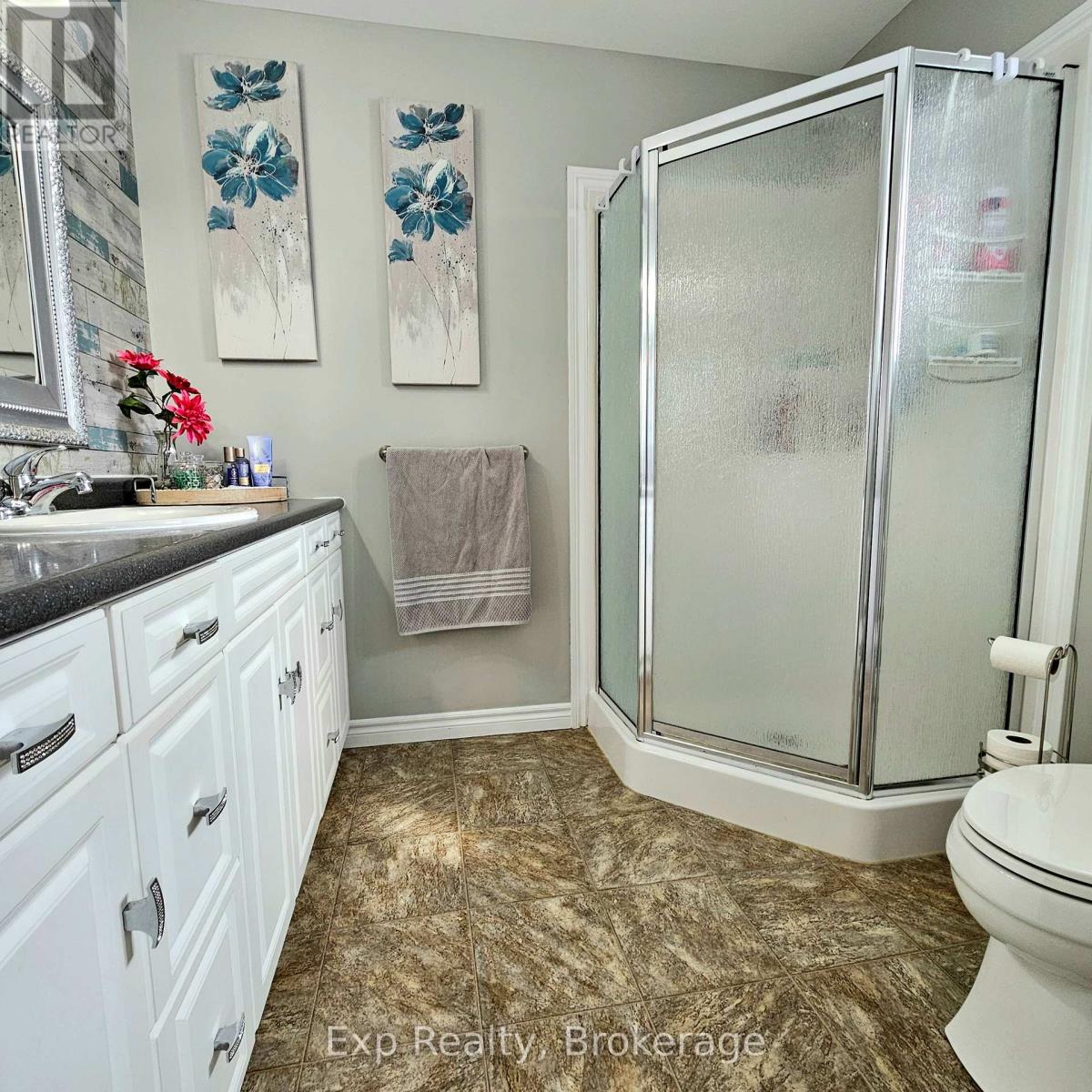 7 ROSEWOOD DRIVE - 16