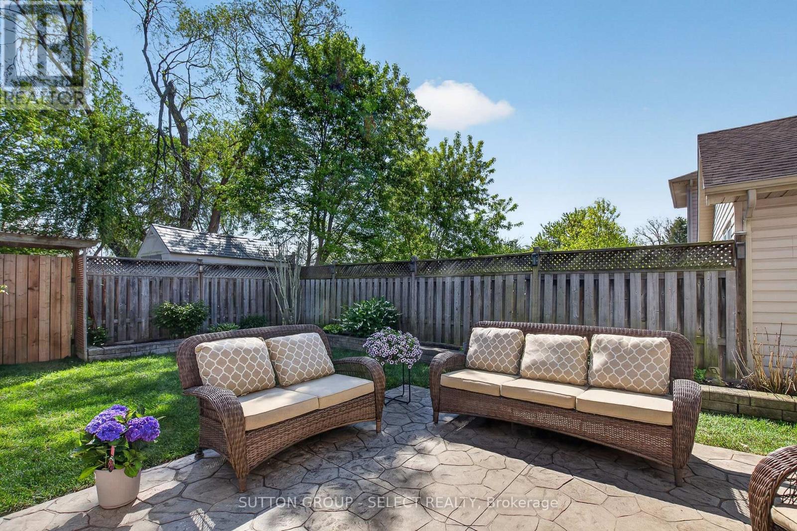 254 CRIMSON CRESCENT - 42
