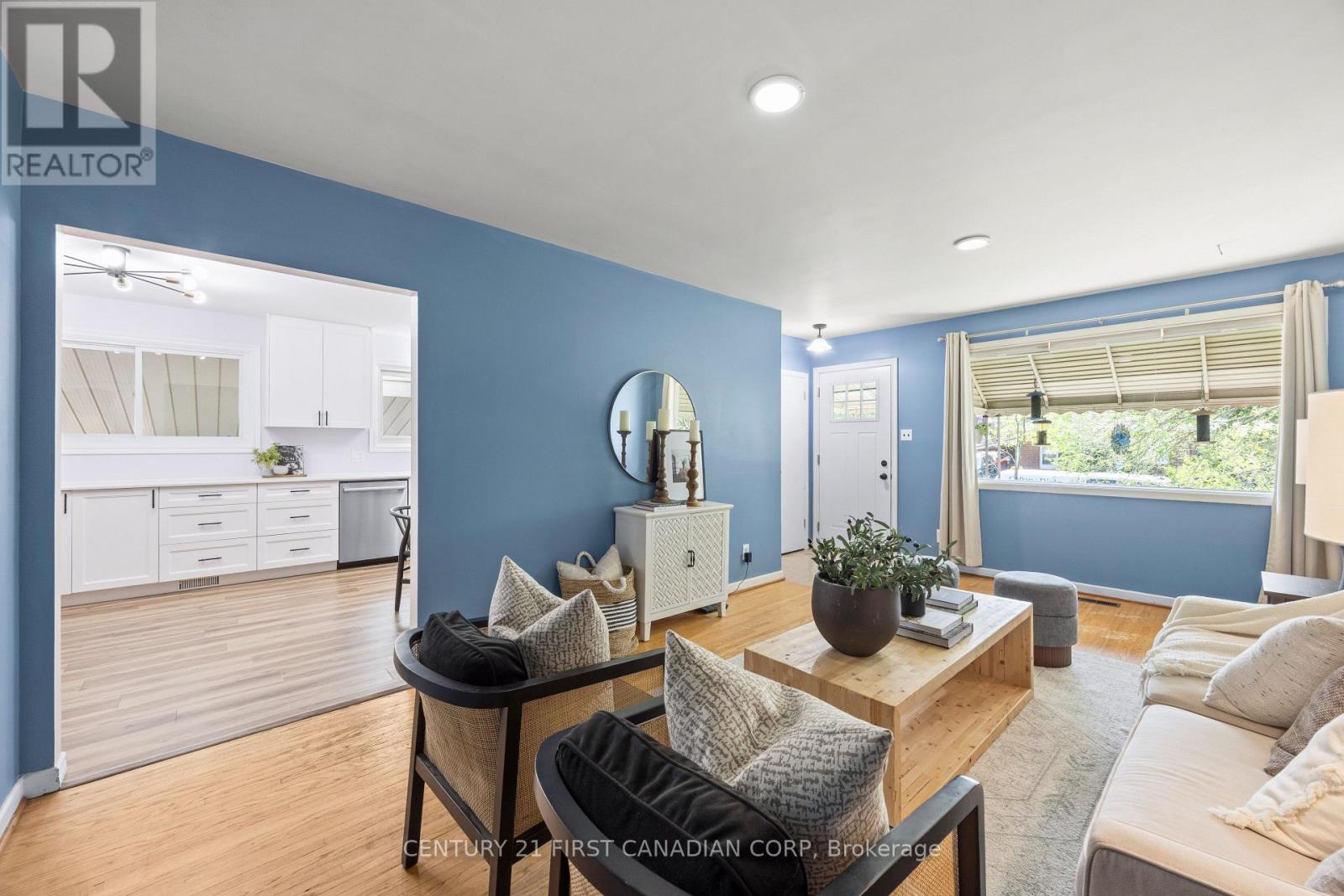 8 KENWOOD CRESCENT - 11