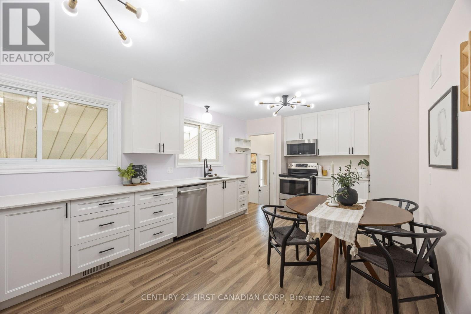 8 KENWOOD CRESCENT - 13