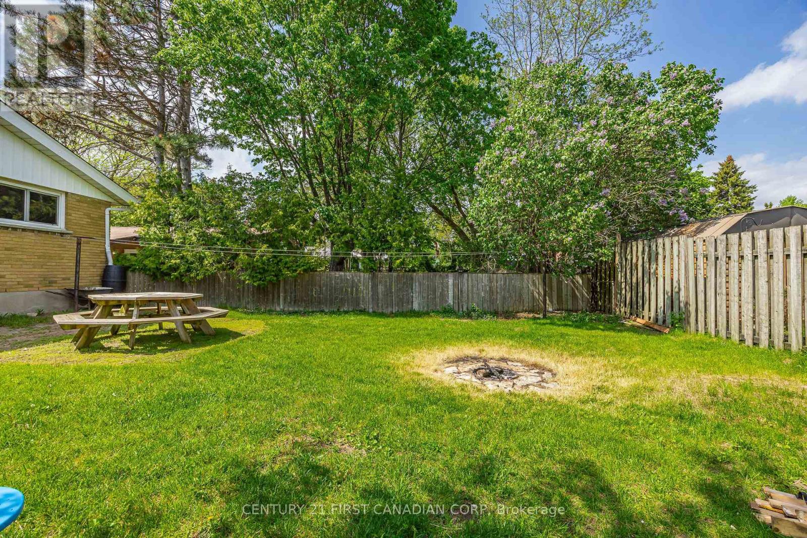 8 KENWOOD CRESCENT - 38