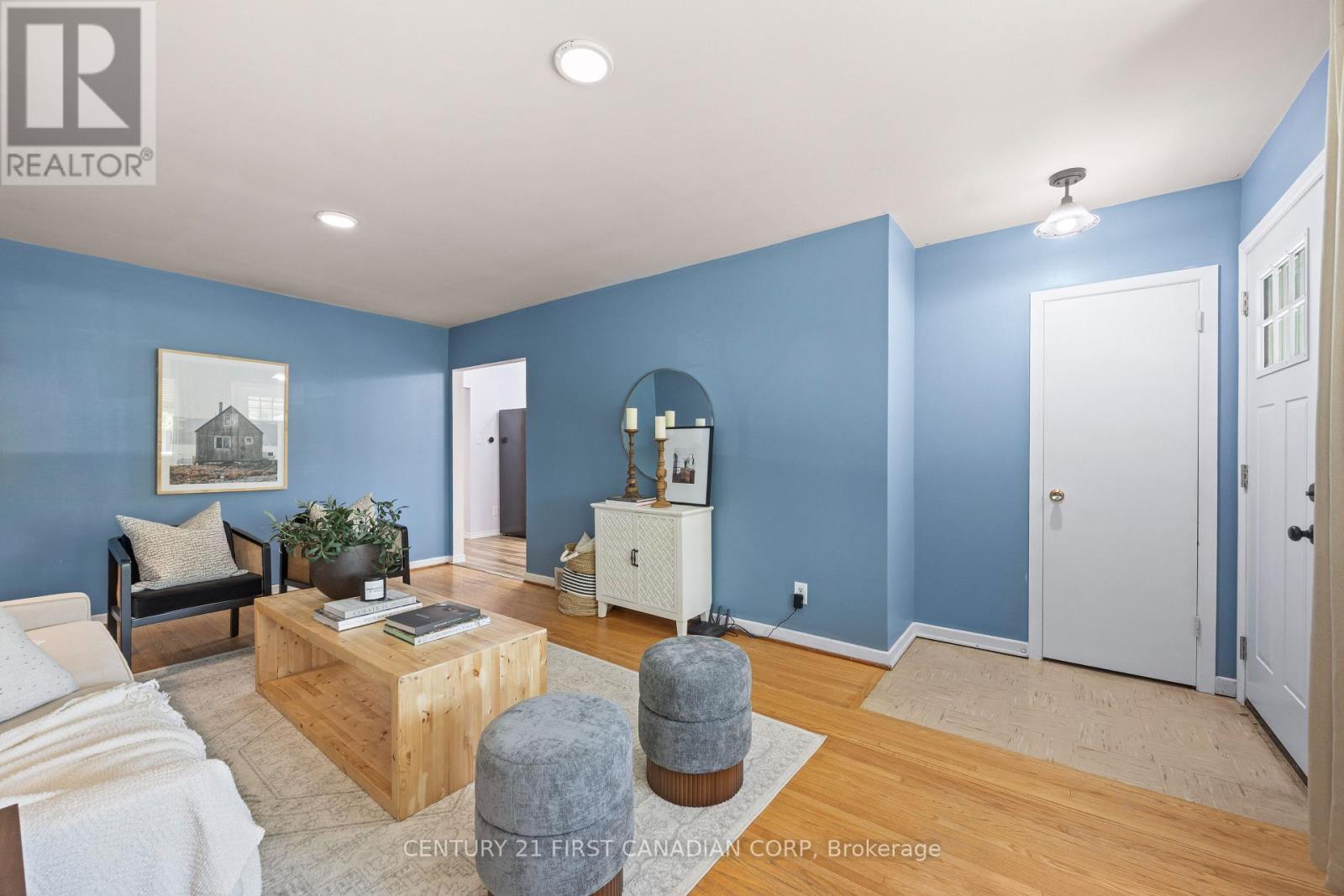 8 KENWOOD CRESCENT - 8