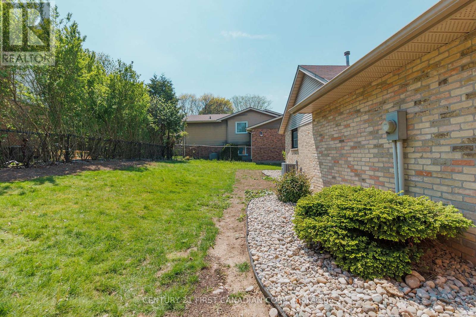 15 BYBROOK COURT - 48