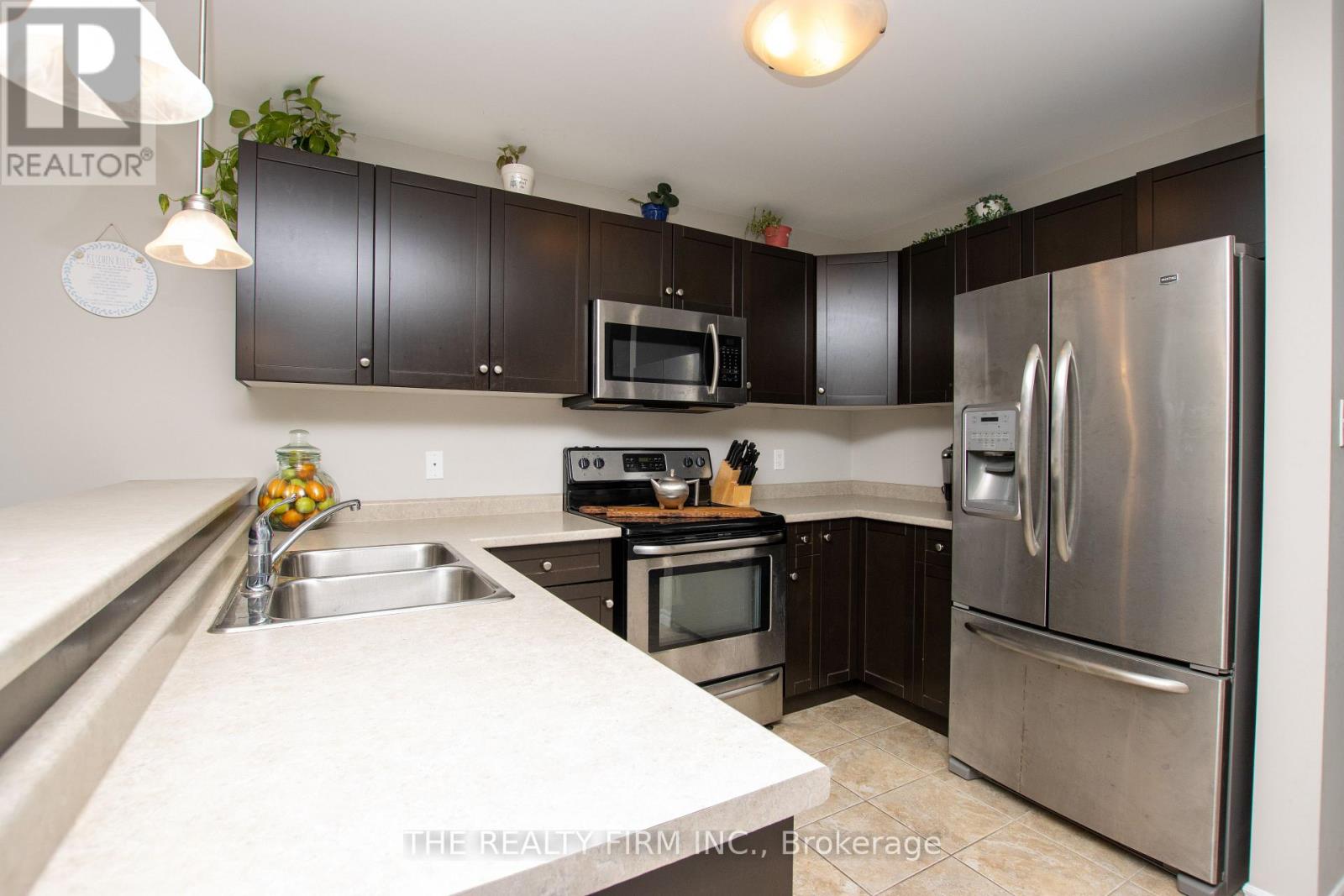 884 REEVES AVENUE - 11