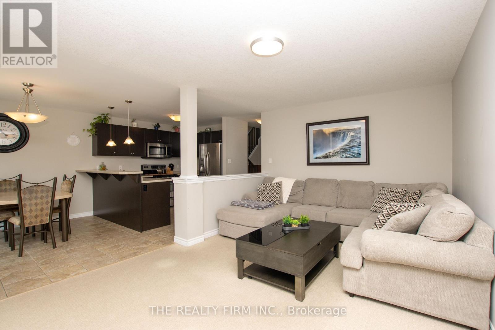 884 REEVES AVENUE - 14