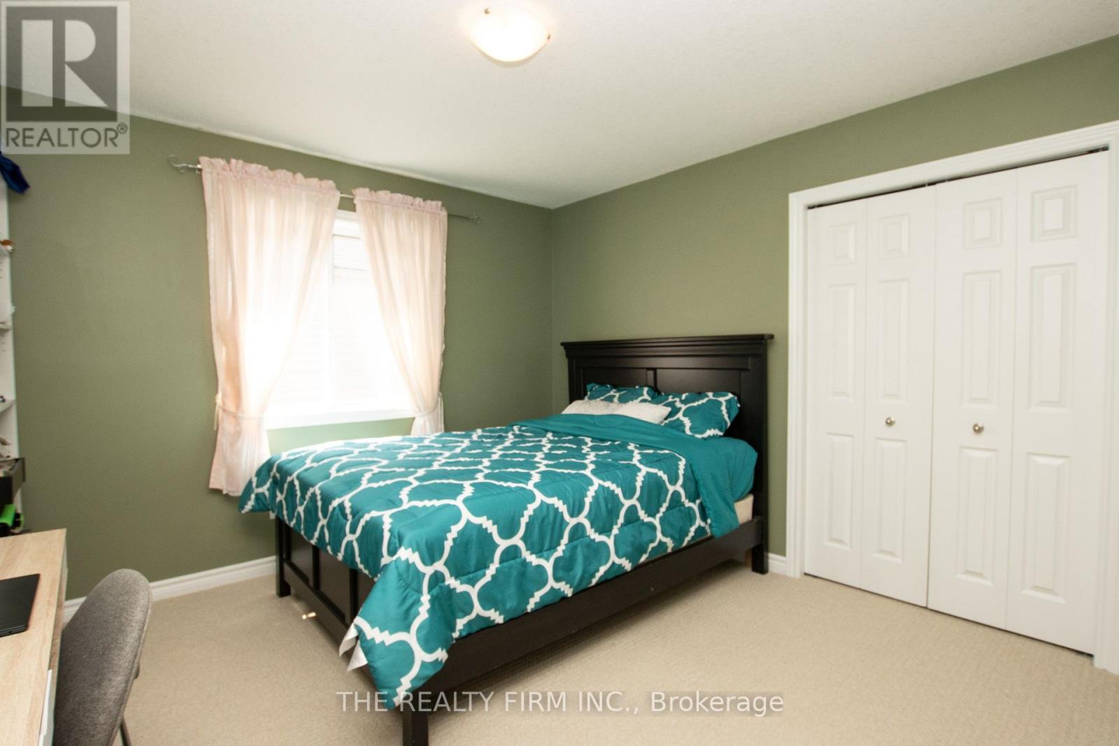 884 REEVES AVENUE - 24