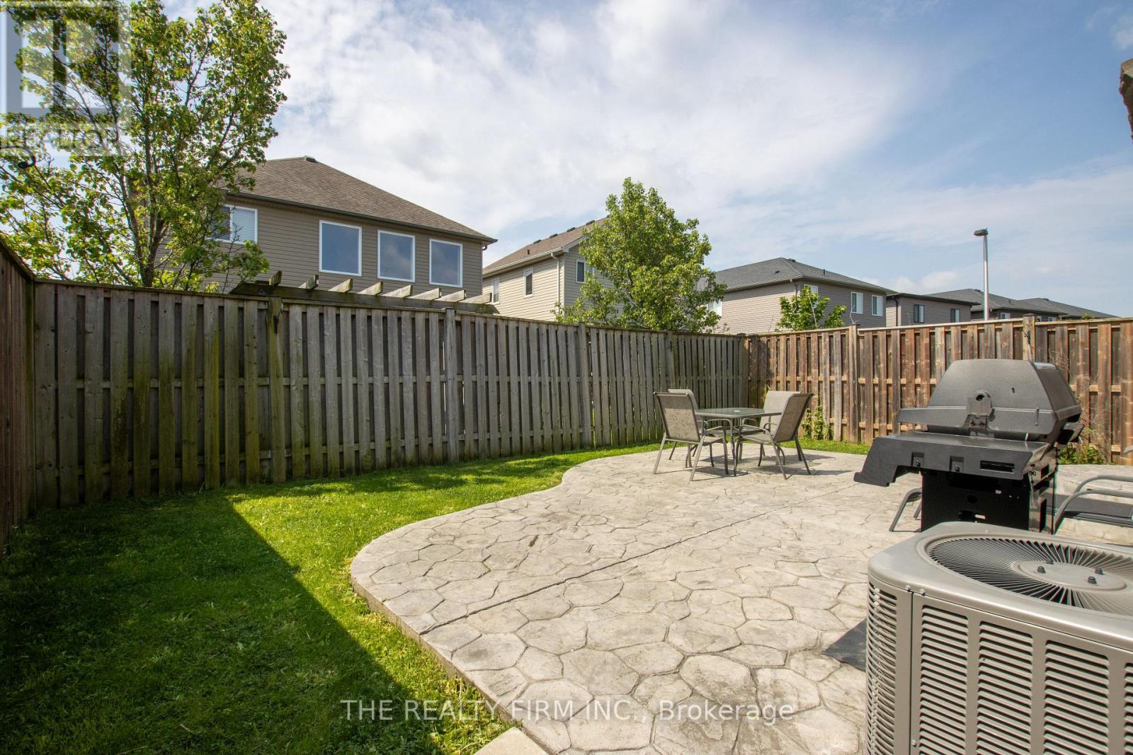 884 REEVES AVENUE - 30