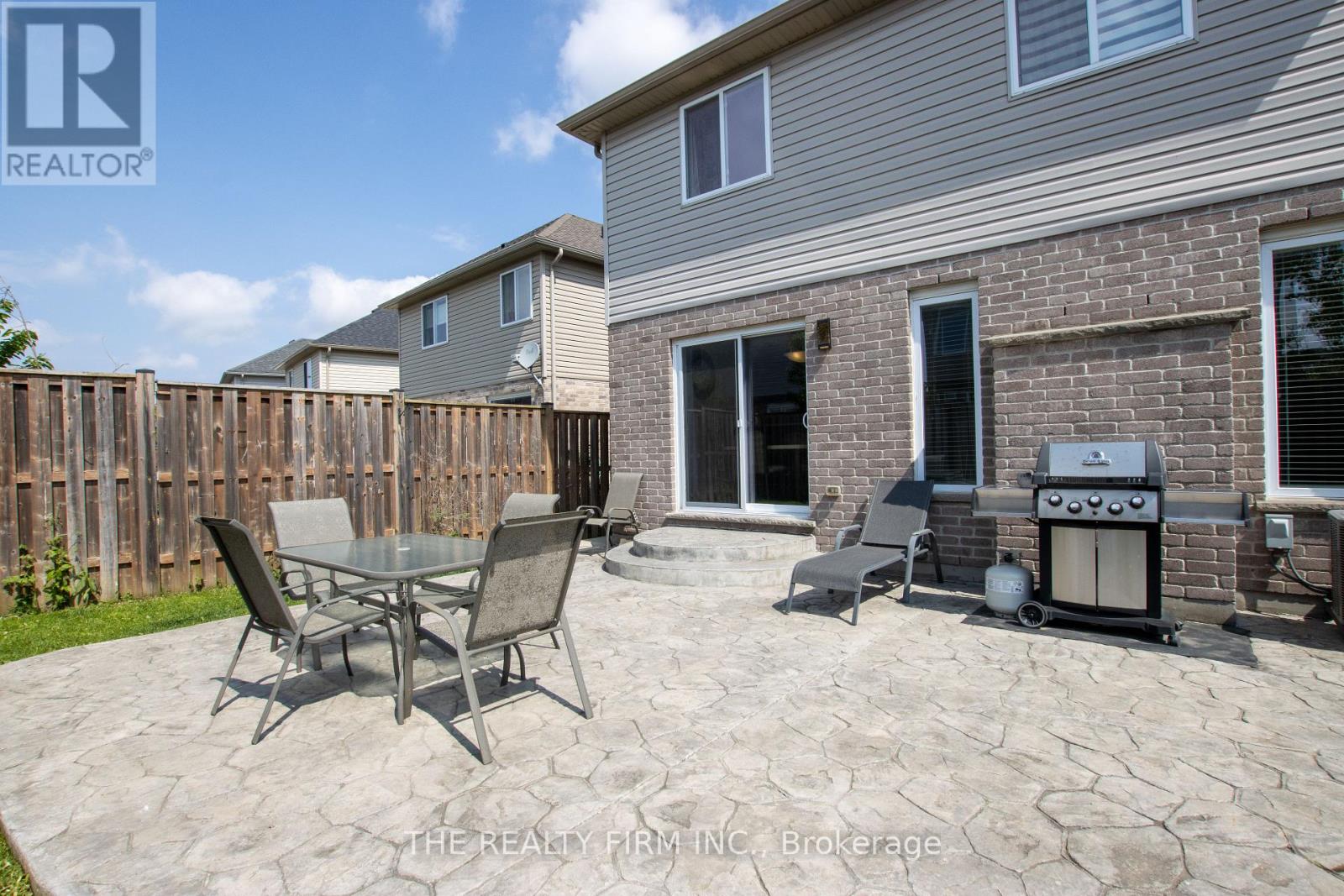 884 REEVES AVENUE - 31