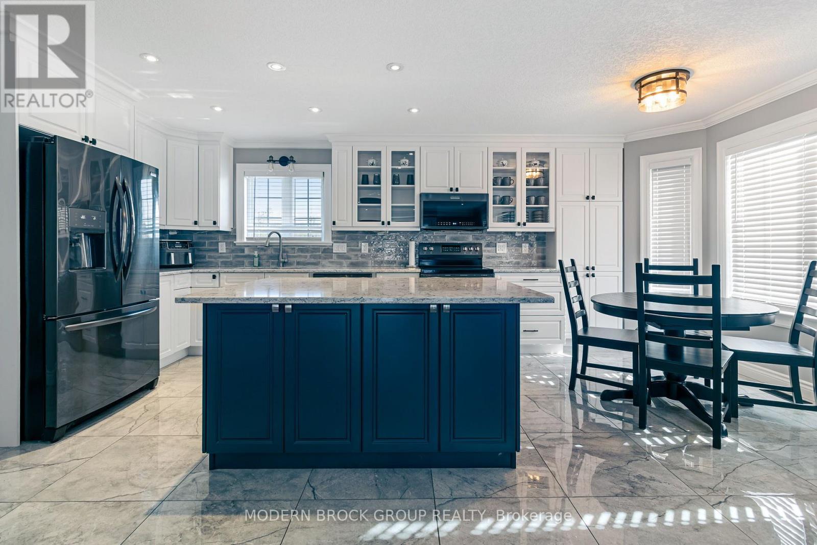 1000 CRESTWOOD DRIVE - 11