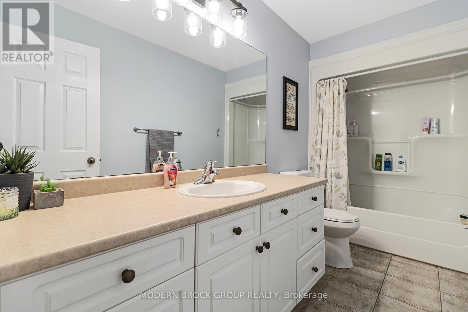 1000 CRESTWOOD DRIVE - 22