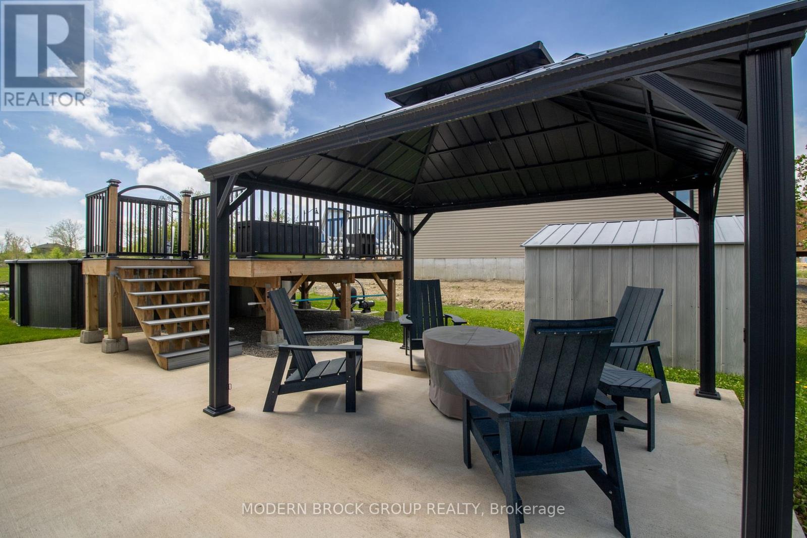 1000 CRESTWOOD DRIVE - 44