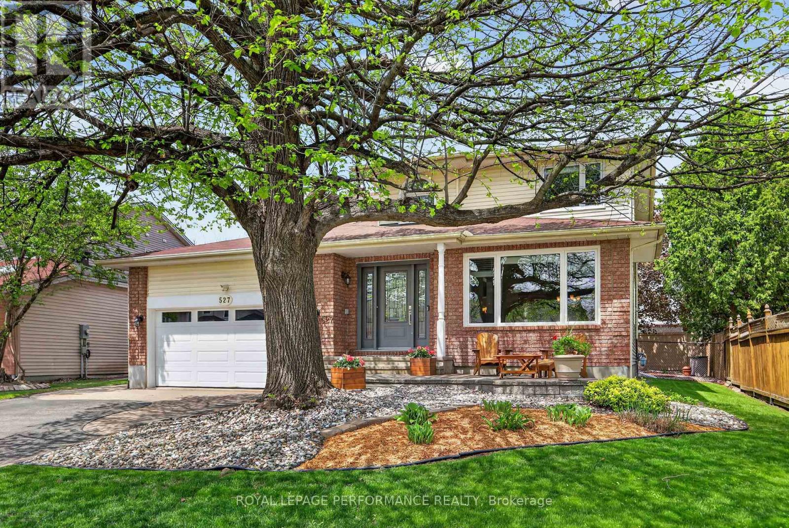 527 PRINCESS LOUISE DRIVE - 1