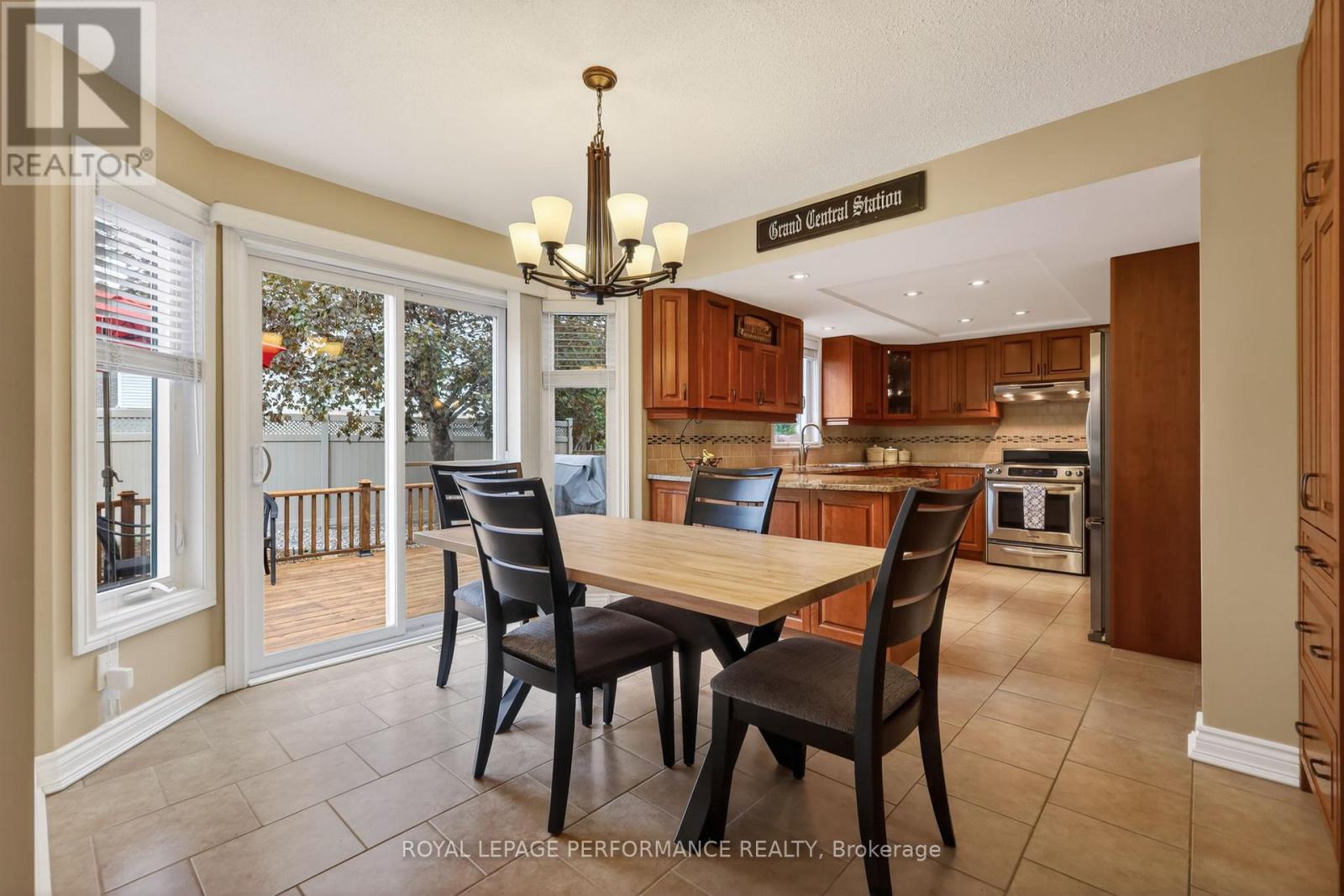 527 PRINCESS LOUISE DRIVE - 15