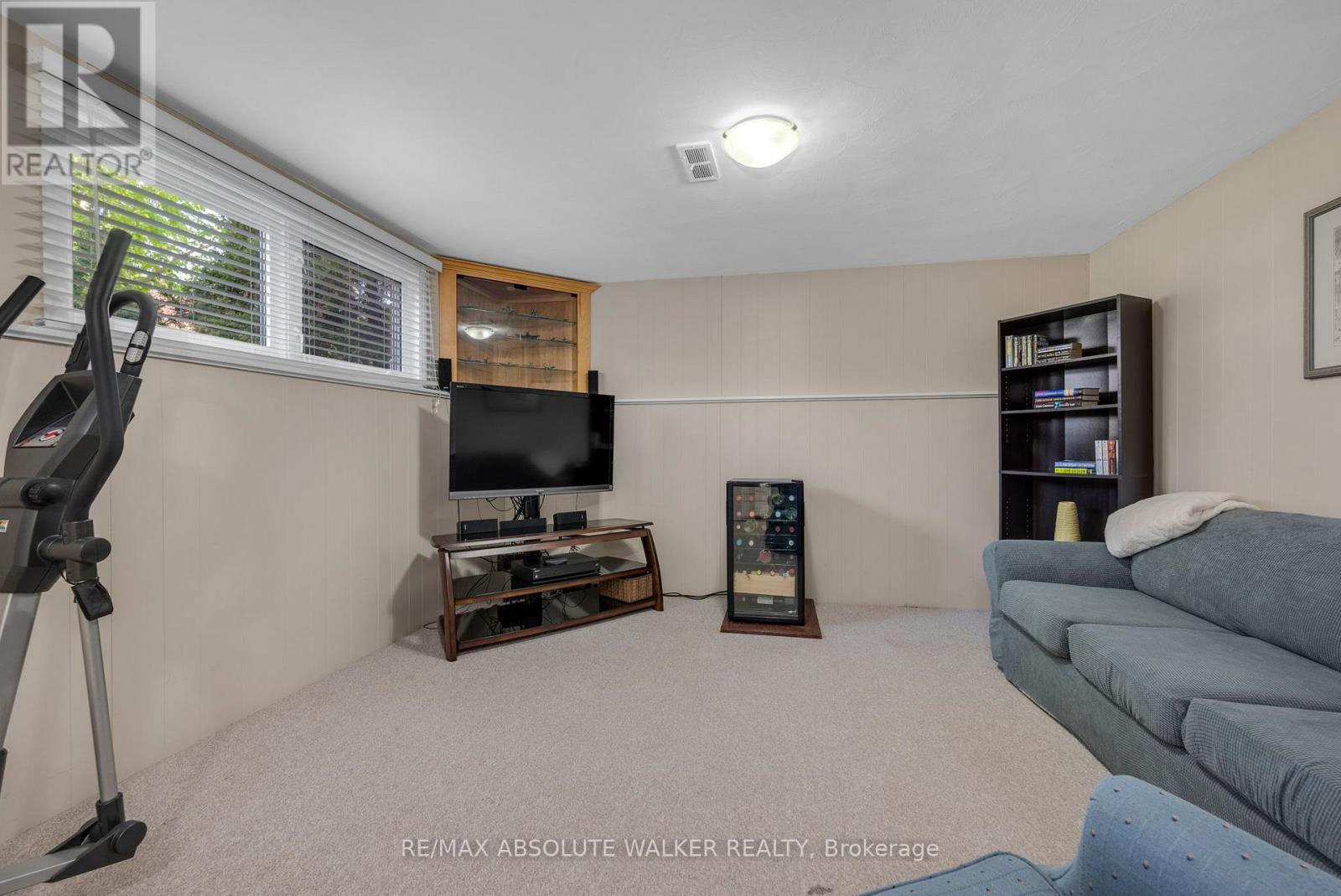 5 WEST HERRINGTON COURT - 33