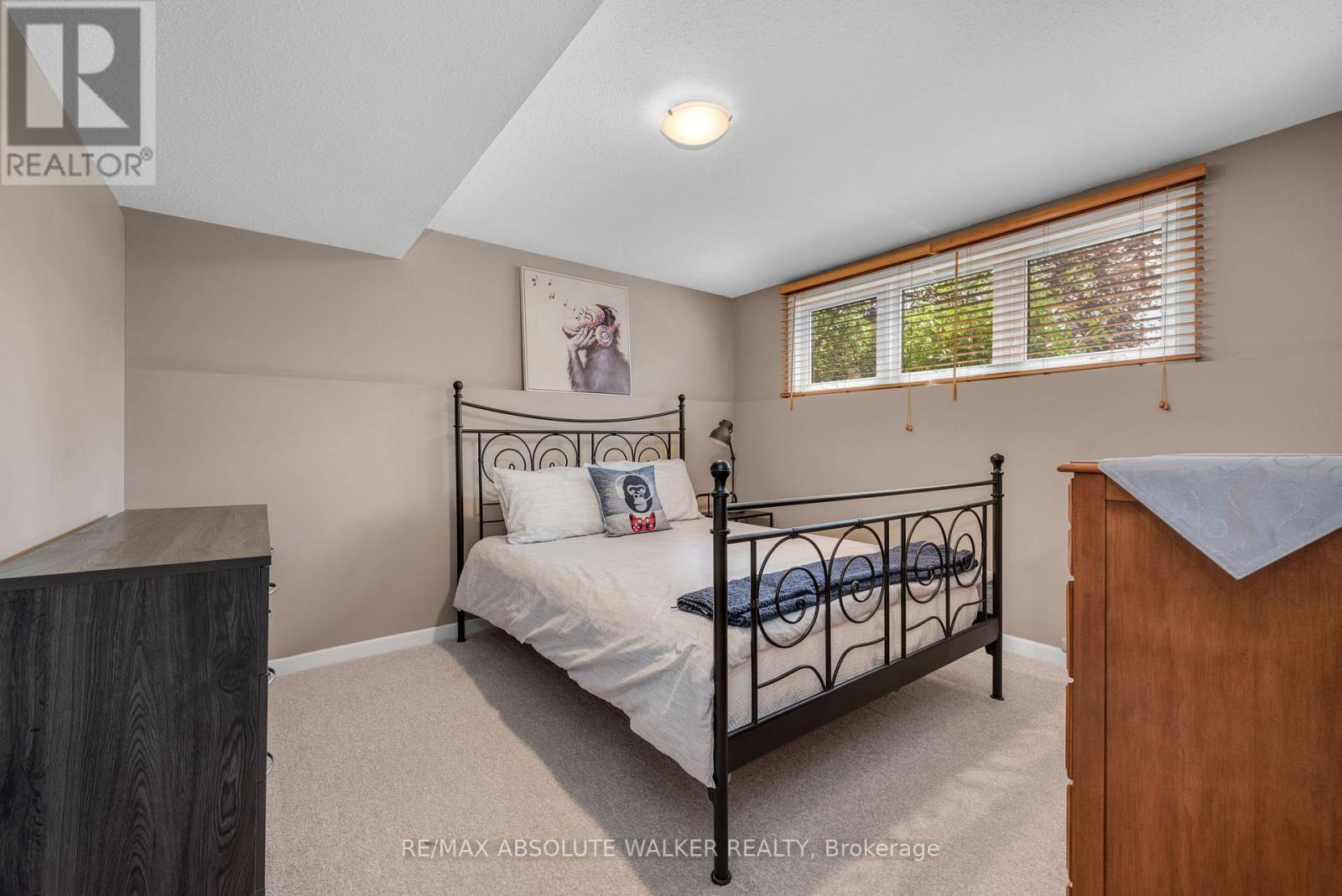 5 WEST HERRINGTON COURT - 34
