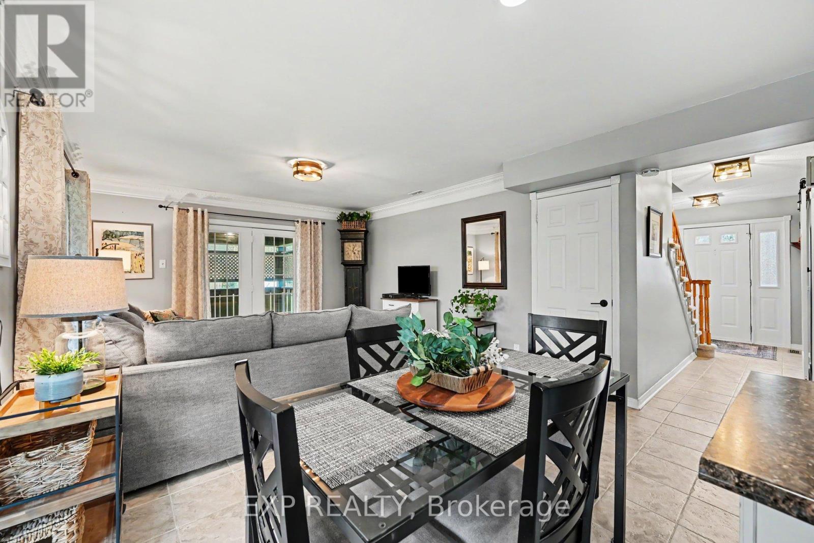 41 LOYALIST CRESCENT - 12