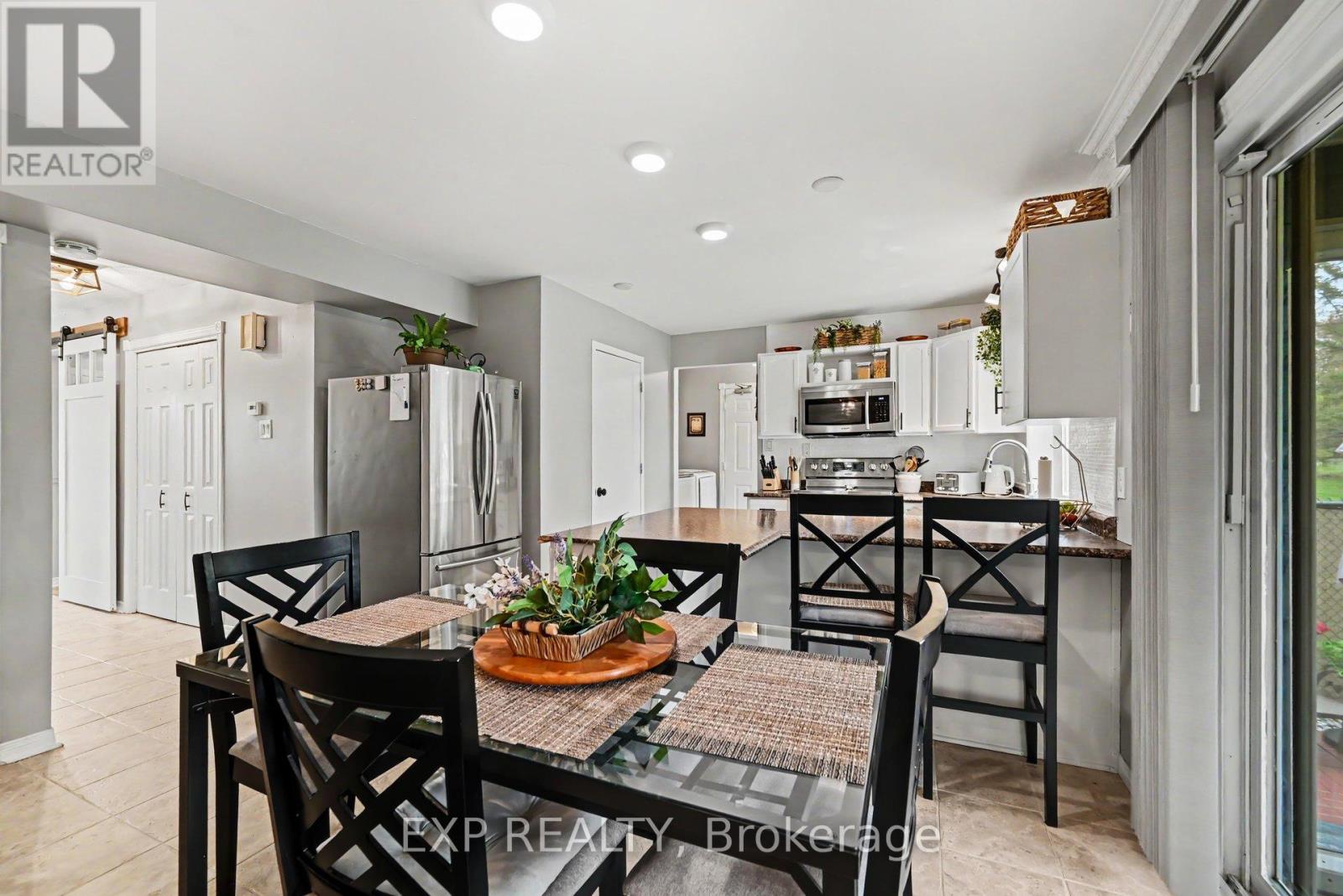 41 LOYALIST CRESCENT - 13