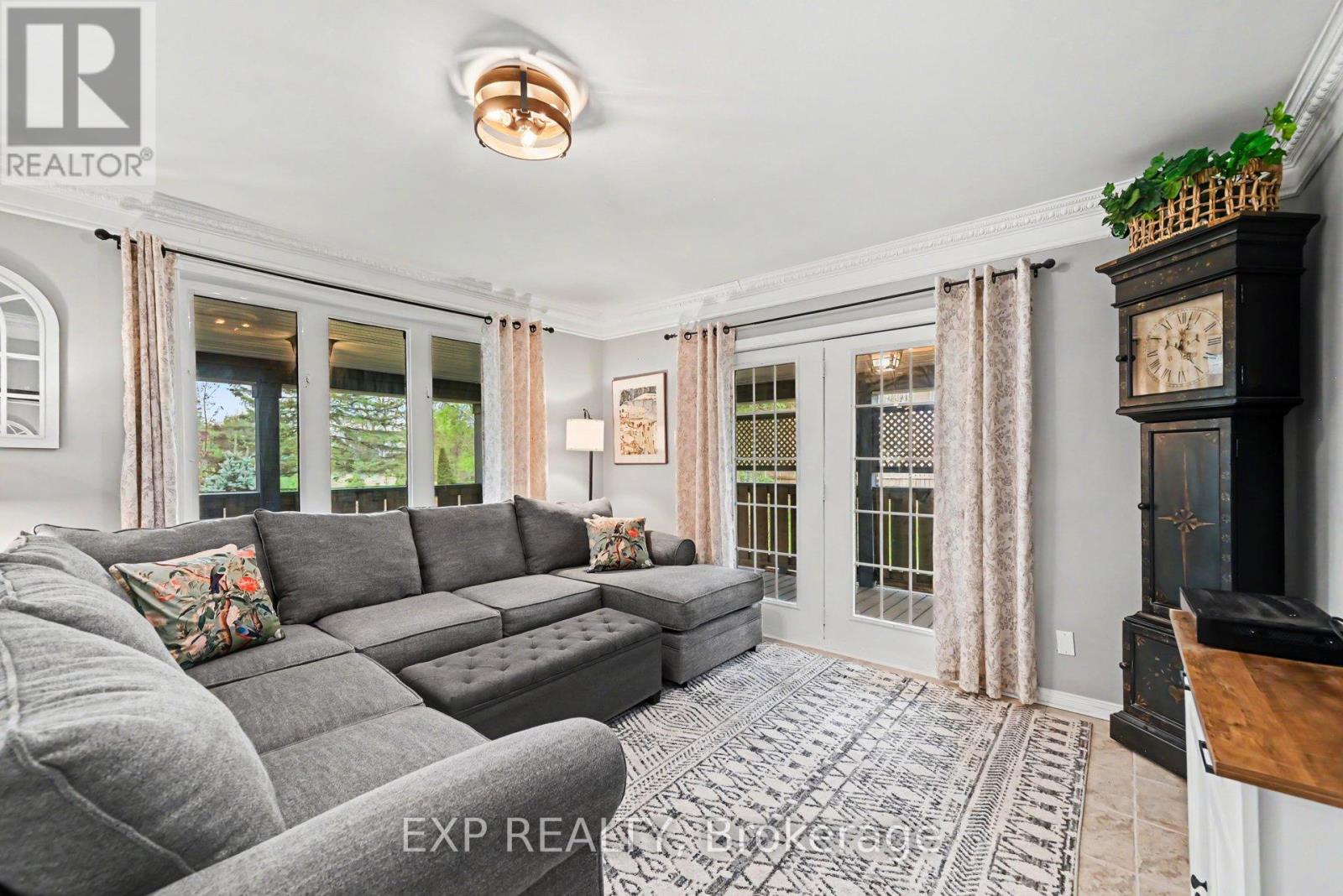 41 LOYALIST CRESCENT - 15