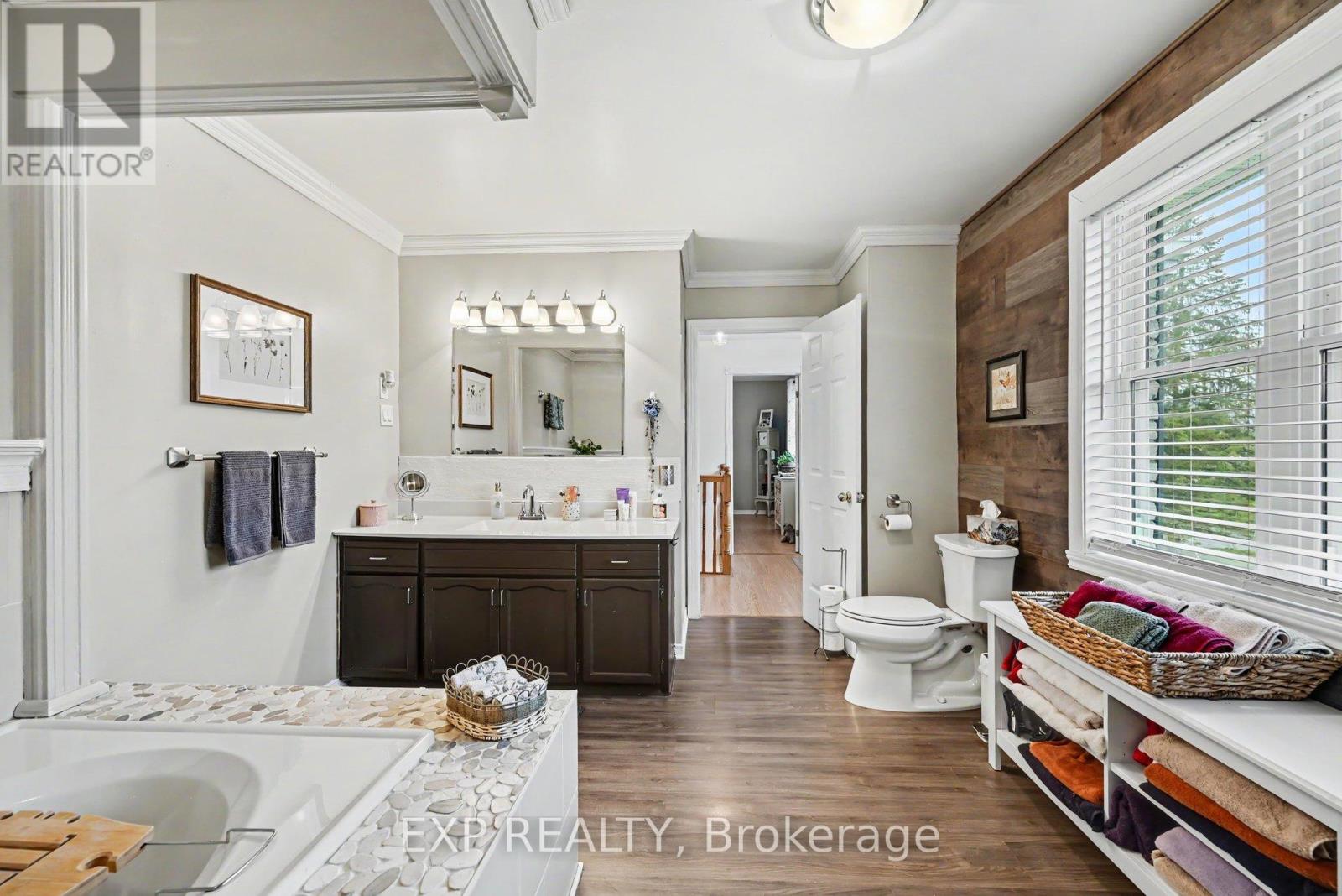 41 LOYALIST CRESCENT - 21
