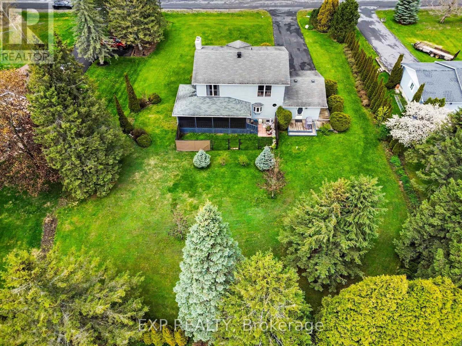 41 LOYALIST CRESCENT - 33