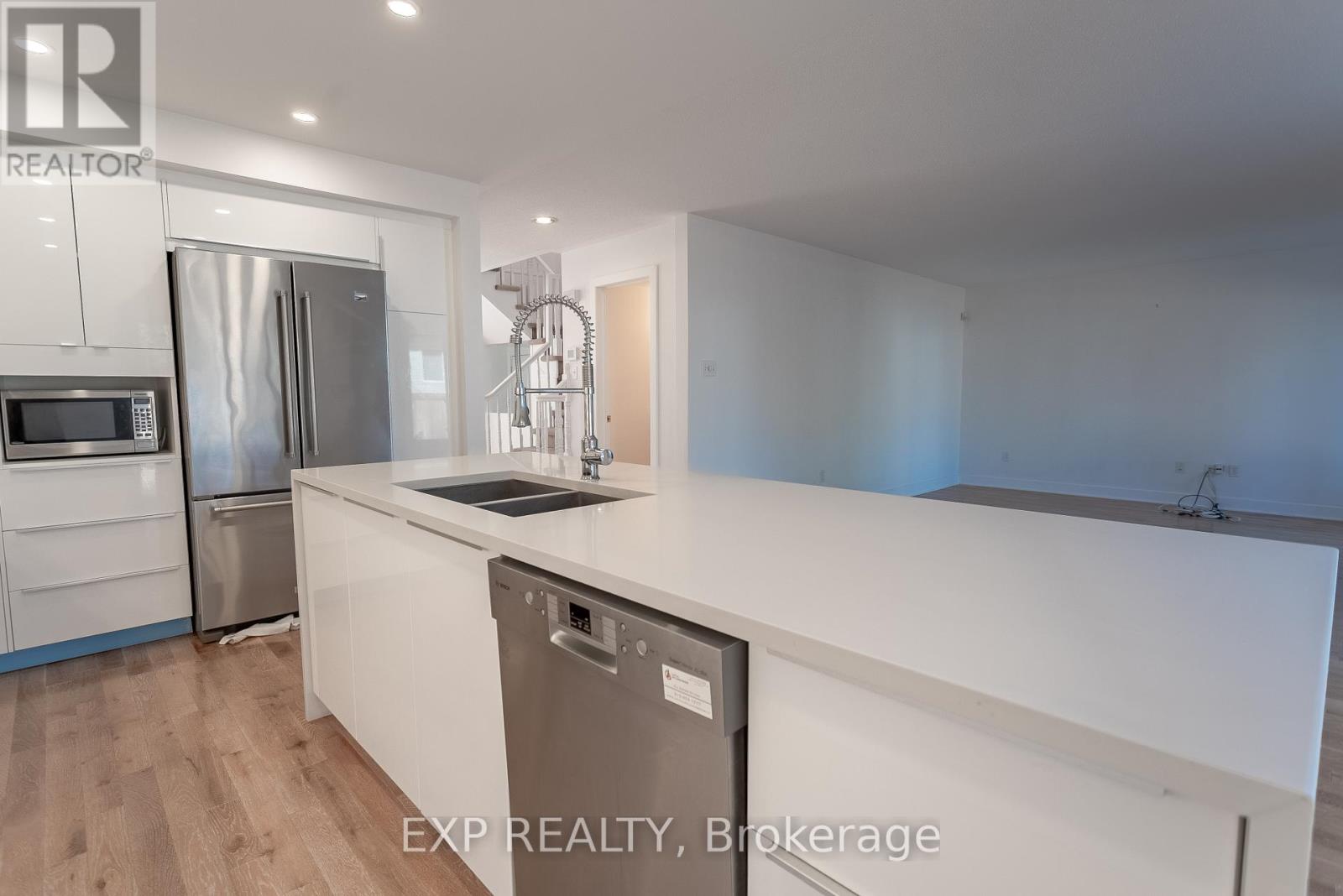 3 Bed, 4 Bath House for Rent in Ottawa – 28 CHARTWELL AVENUE, Ottawa – MLS# X13153916 - Image 20