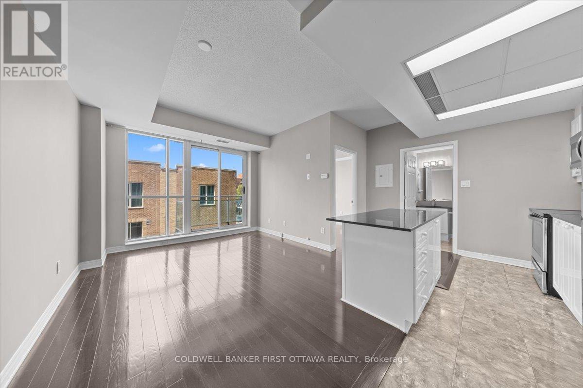 #305 134 YORK STREET - 4