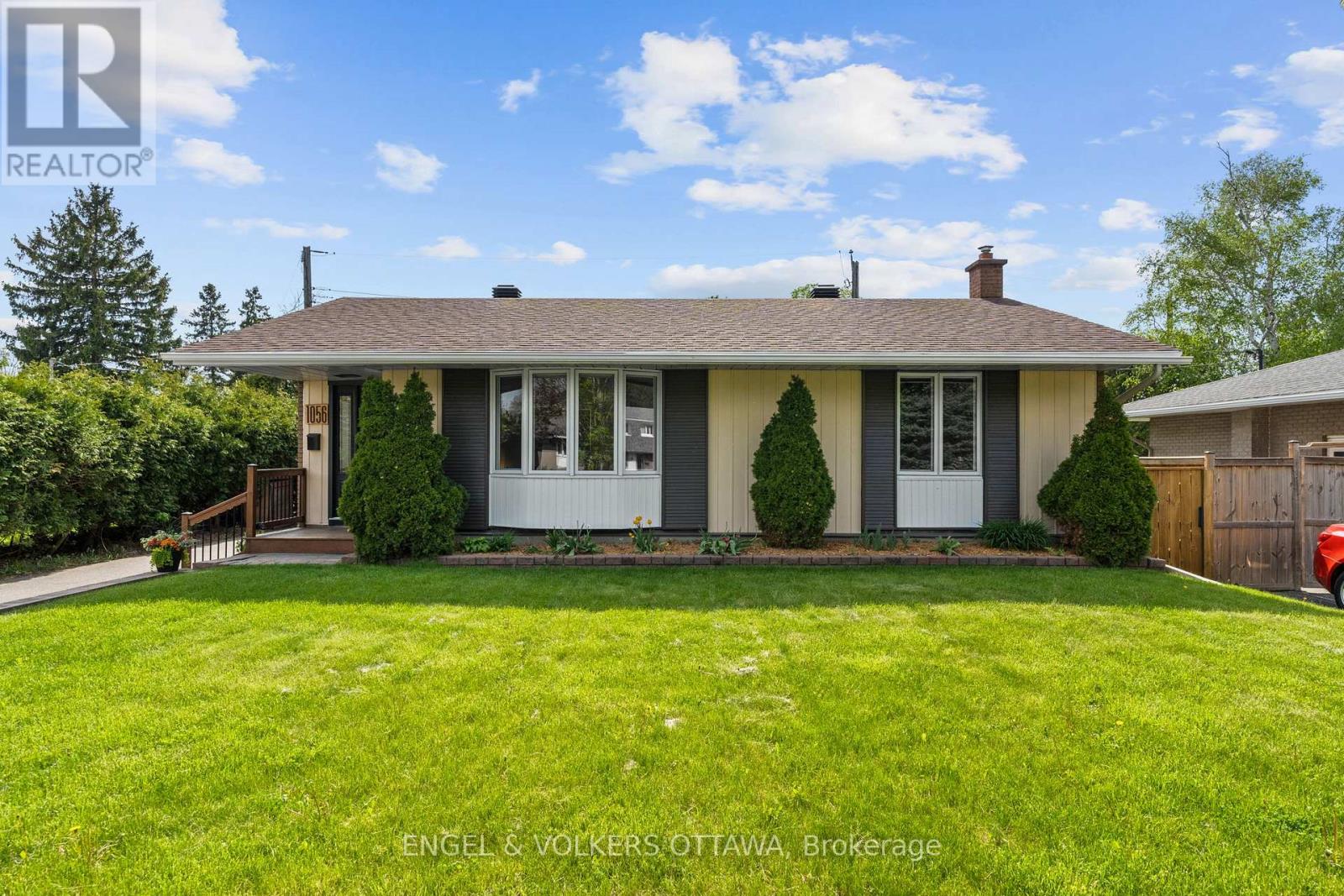 1056 HINDLEY STREET - 1
