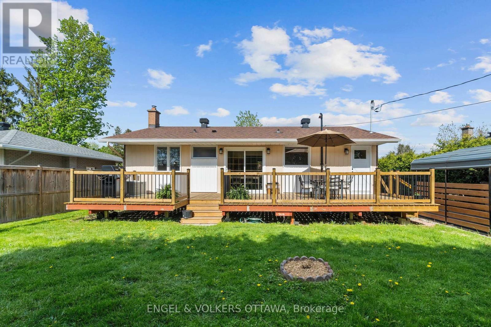 1056 HINDLEY STREET - 34