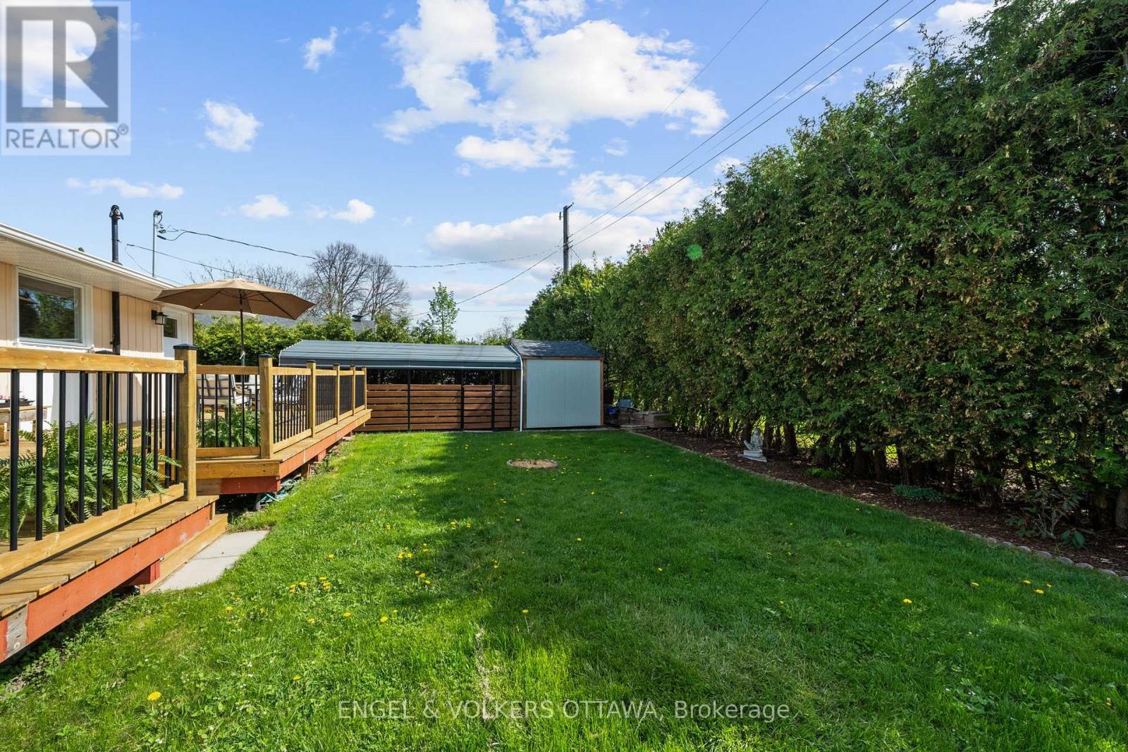 1056 HINDLEY STREET - 36