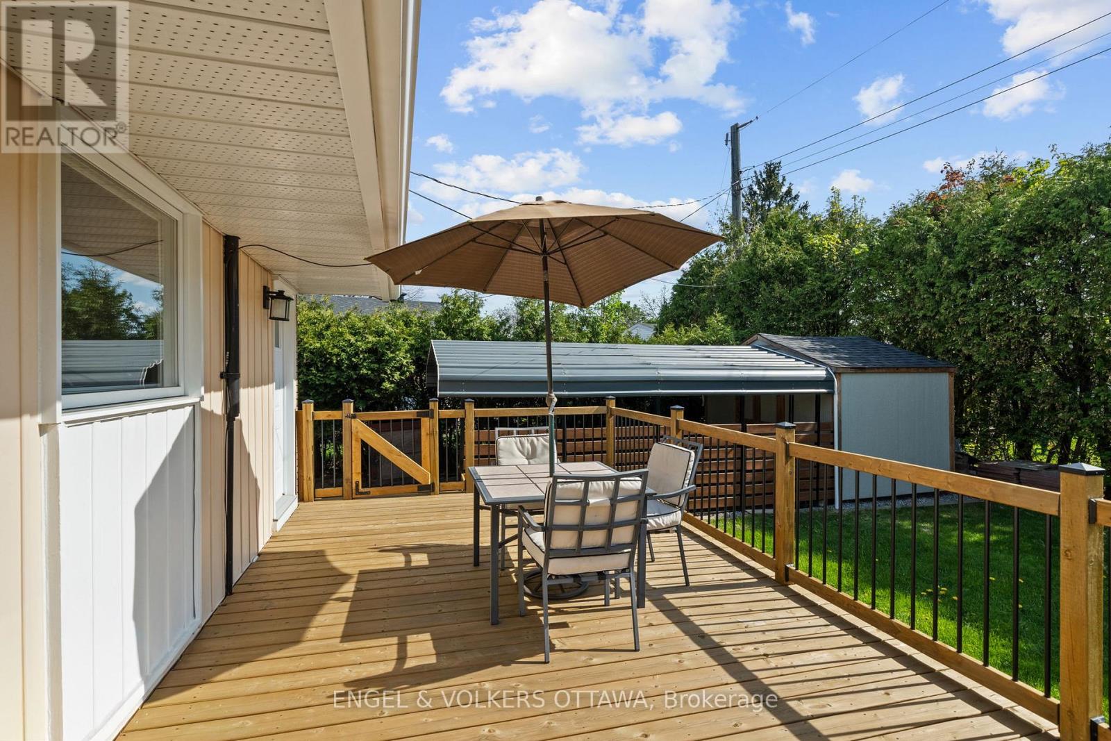 1056 HINDLEY STREET - 37