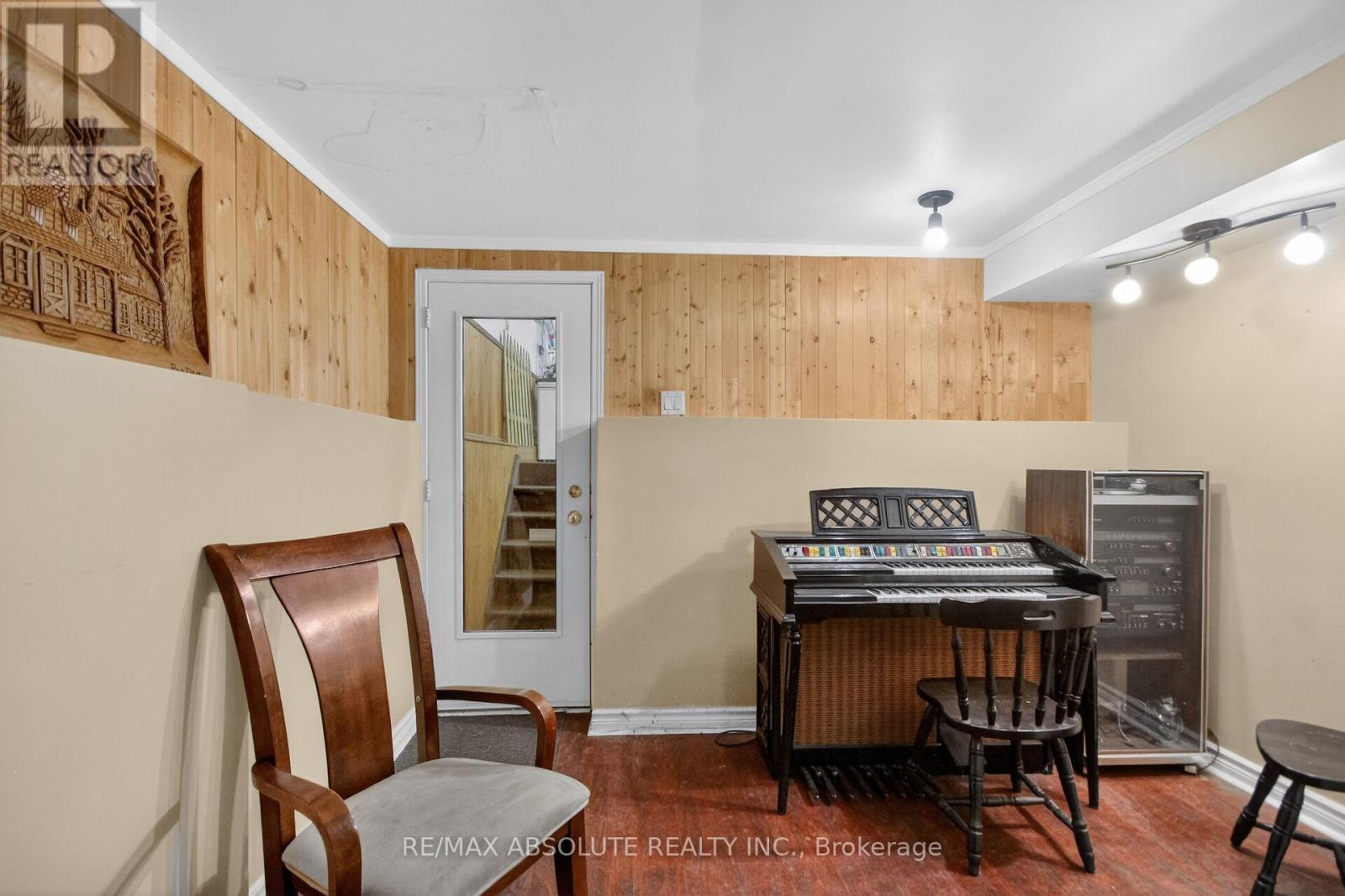 9 MAC STOREY STREET - 27